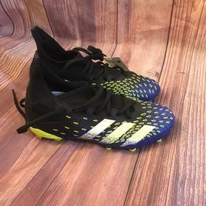 Adidas predator freak cleats black yellow blue size 4 brand new